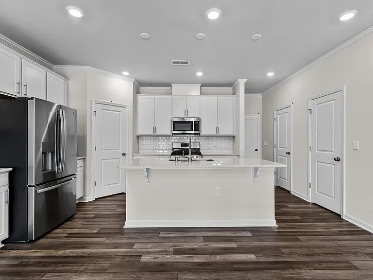 5104 Anamosa St — Photo 4