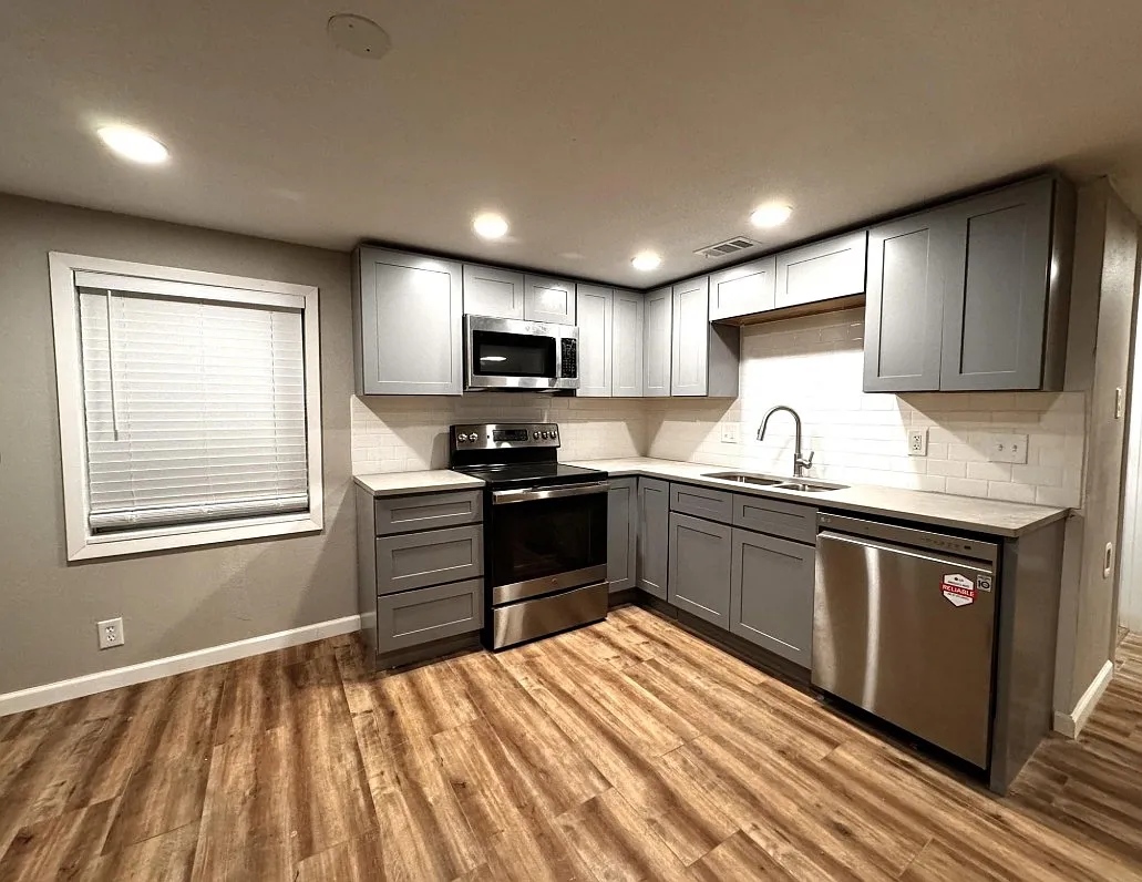 4 bed, 1450 sqft, $1,695 — Photo 2