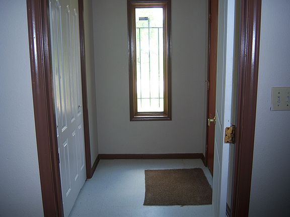 3rd image of 3128 Wayne Ave