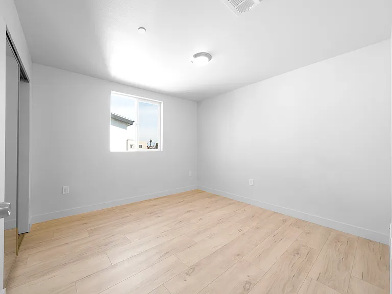 236 W 84th Pl — Photo 5