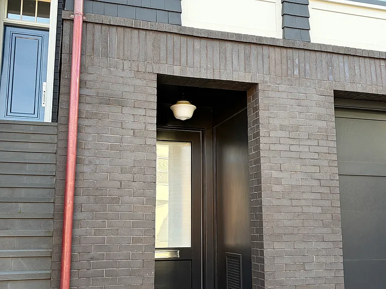 Exterior Front Door/Entryway (Private)