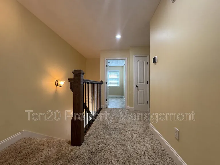 7471 Coppice Dr — Photo 23