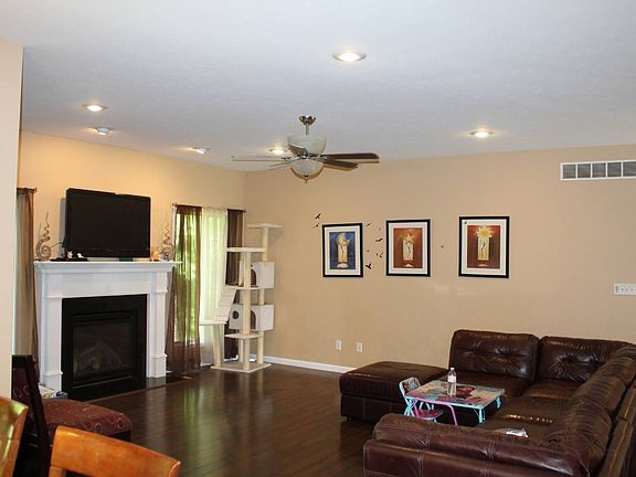 2nd image of 47 Eastland Ct