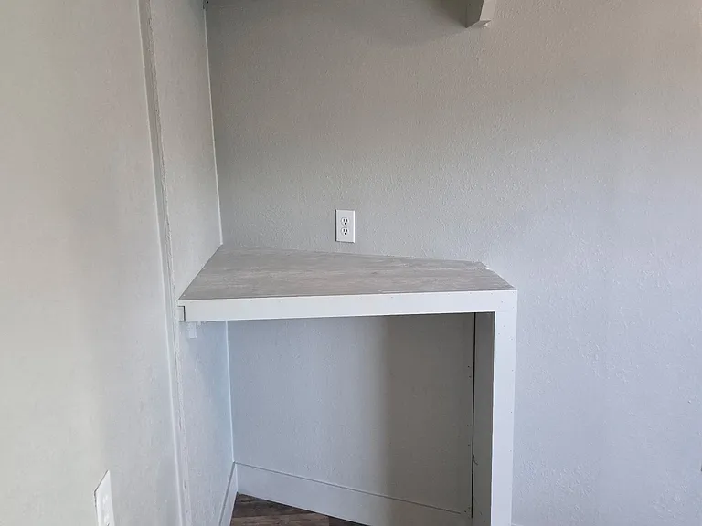 1402 S Main St #2E — Photo 6