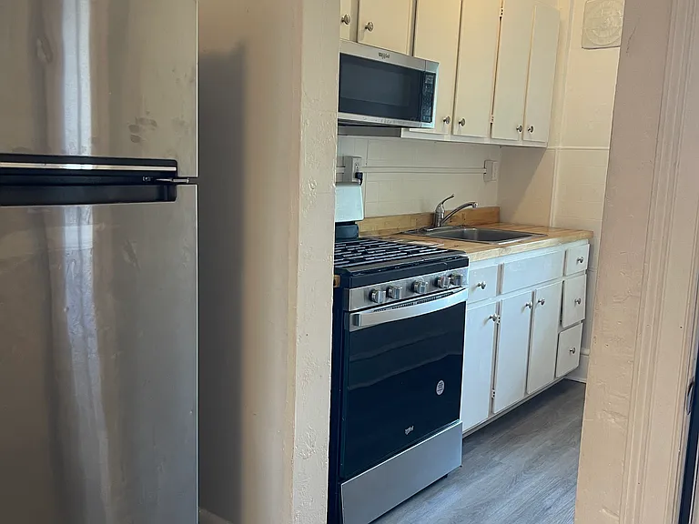 814 Master St — Photo 3