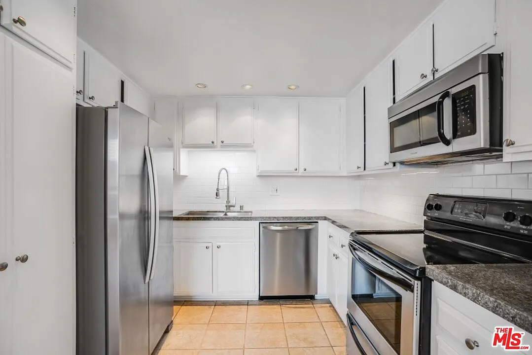 1 bed, 2.0 bath, 959 sqft, $3,500 — Photo 4