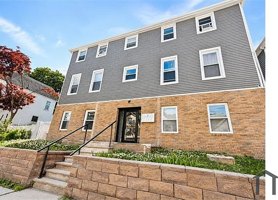 121 Brookside Ave #1