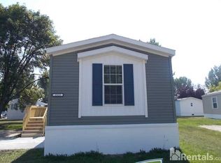 2523 Glenwood Dr, Grand Forks, ND 58201