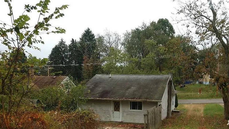 1027 Monaca Rd photo 1