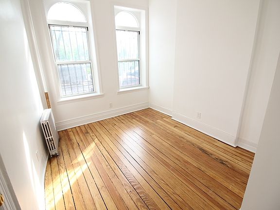 2nd image of 77 Irving Ave APT 1L