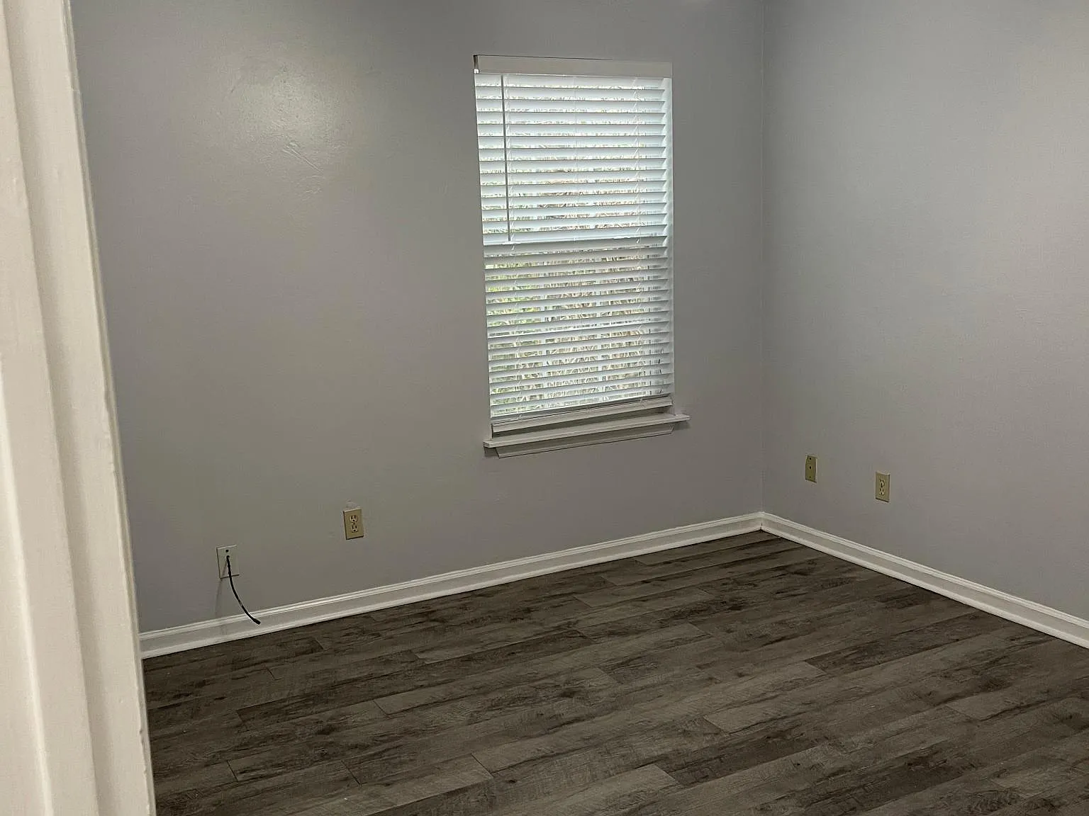 2052 Darnell Cir — Photo 3