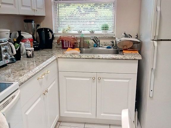 5th image of 9041 Sunrise Lakes Blvd APT 307