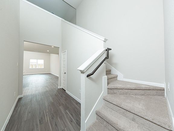 4th image of 2520 Hawks Eye Dr