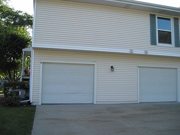 3rd image of 15340 Meadow Ct #3B