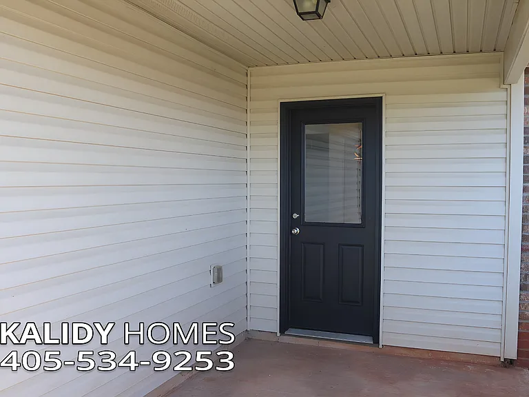 1720 Castle St — Photo 16