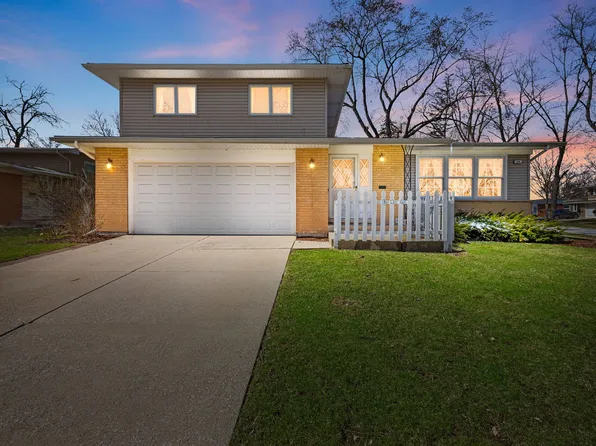 306 N Pleasant Dr, Glenwood, IL 60425