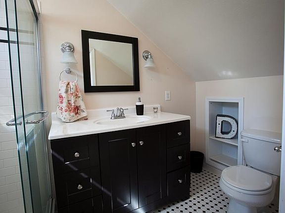 4th image of 5542 Roeland Dr