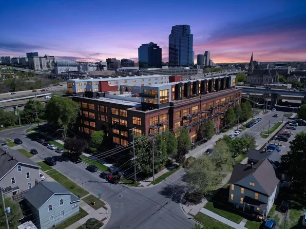 600 Broadway Ave NW APT 211, Grand Rapids, MI 49504