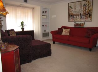 1030 N Harrison Ave APT 306, Kirkwood, MO