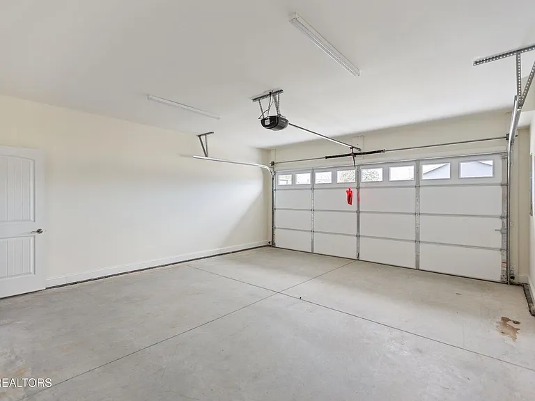 1402 Summer Meadow Dr — Photo 22