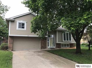 2712 Alberta Ave, Bellevue, NE 68147