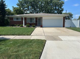 32645 Whitley Cir, Warren, MI 48088