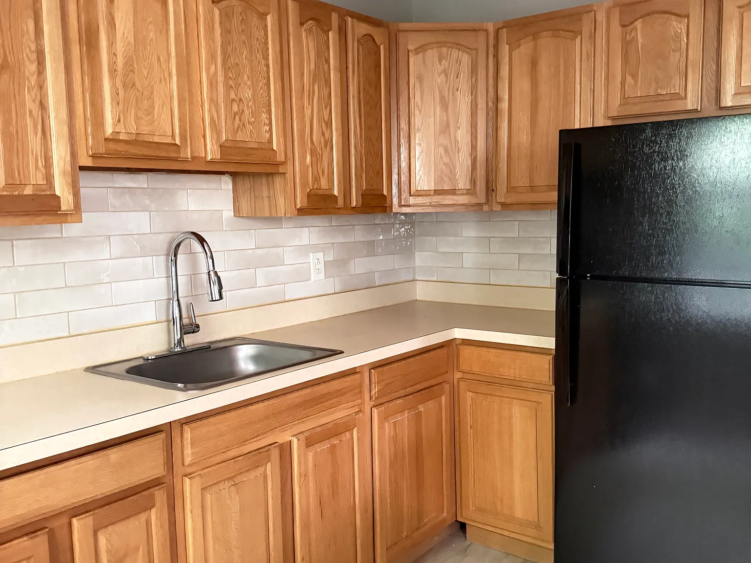 45 Morris Ave — Photo 1
