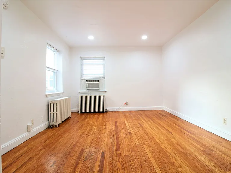 1616 Pine St — Photo 4