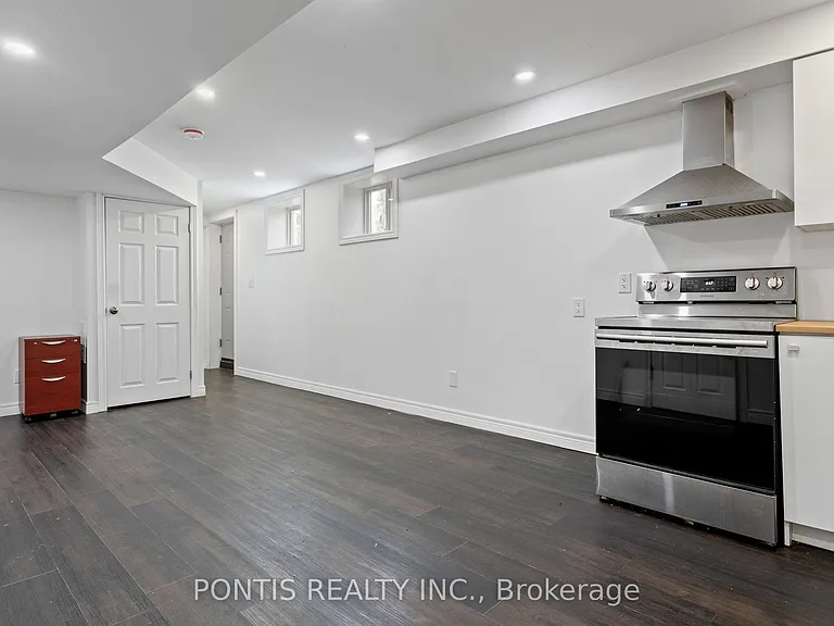 22 Mercer Ave #LOWER — Photo 3