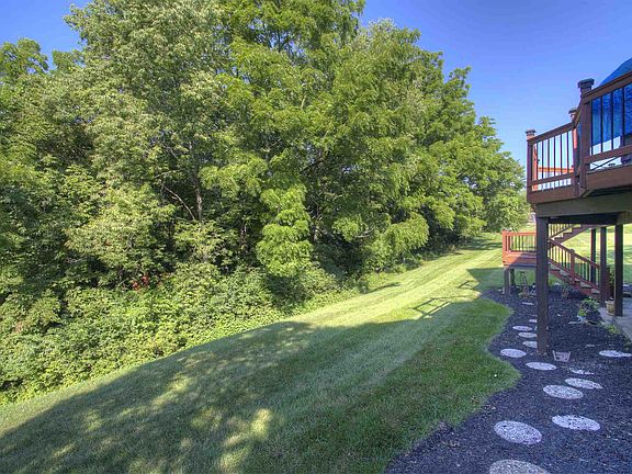 3rd image of 2041 Edenderry Dr