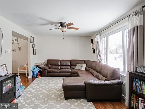 5th image of 204 Linda Dr