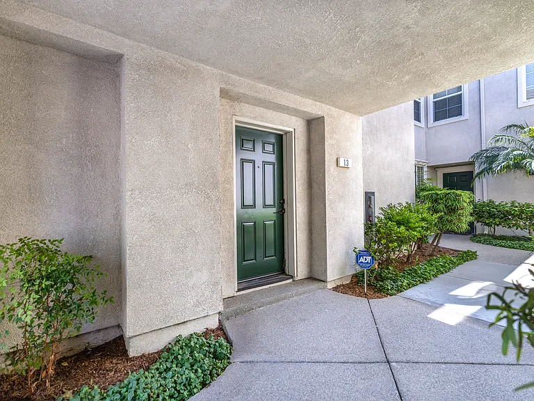 7331 Shelby Pl #13 — Photo 2