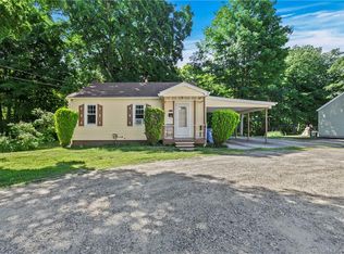 7 Hamilton Ct, Norwich, CT 06360