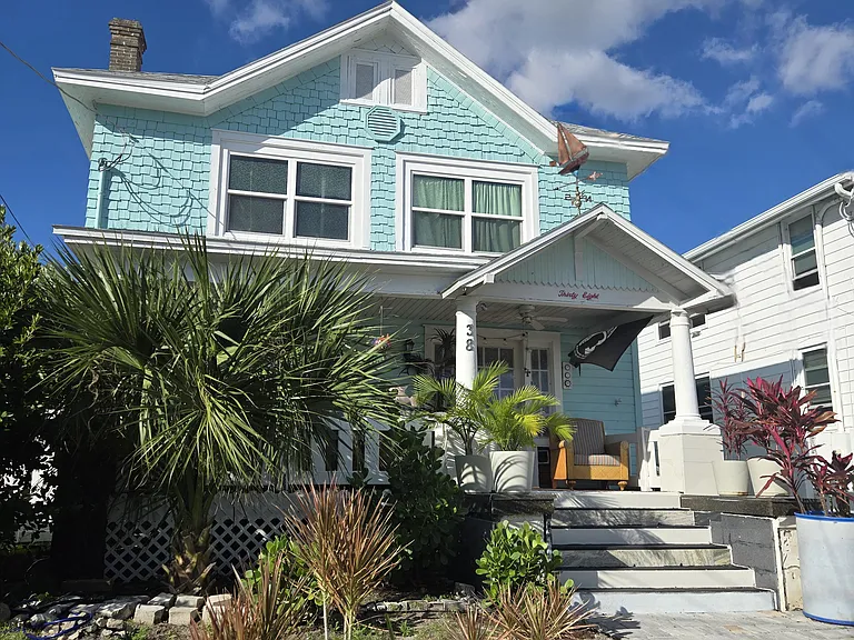 38A S Oleander Ave — Photo 1