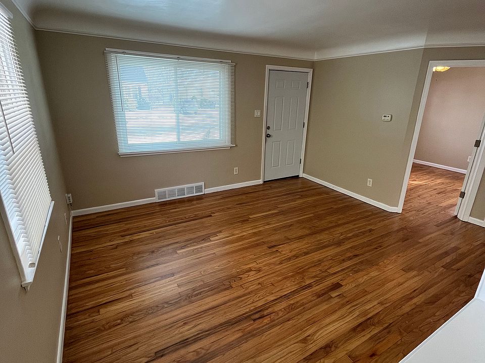 1st image of 26281 Clancy St