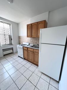 707 E 189th St, Bronx, NY, 10458