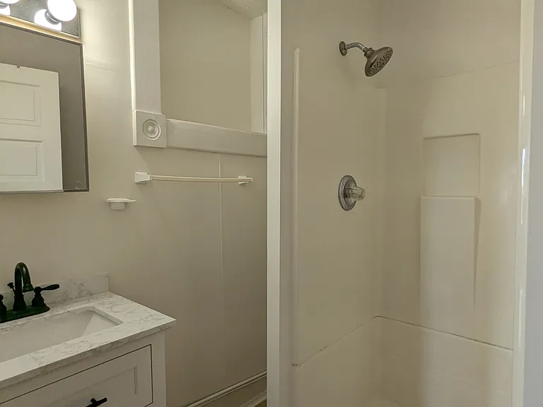 128 N Broad St — Photo 19