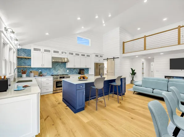 531 Menauhant Road, Teaticket, MA 02536