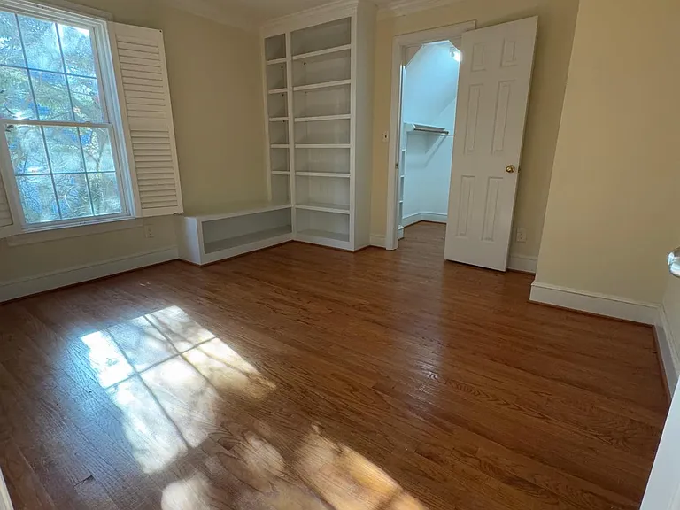 2404 Kentfield Dr — Photo 3