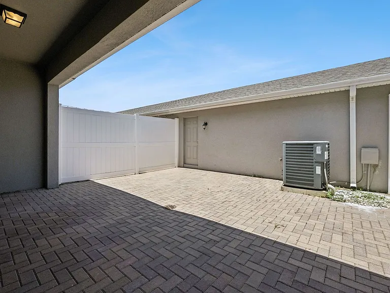 8130 Bluejack Oak Dr — Photo 28