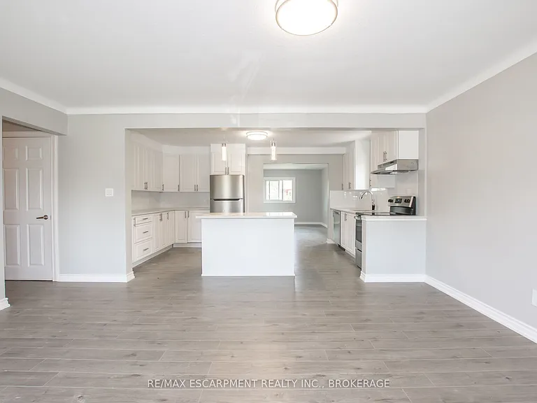 2 Wolfdale Pl #MAIN — Photo 10