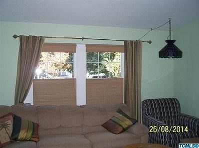 5th image of 2421 W Buena Vista Ave