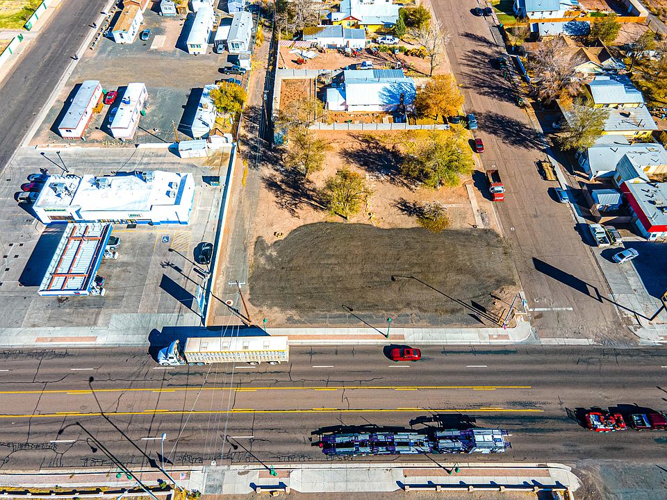 1st image of 902 Navajo Blvd