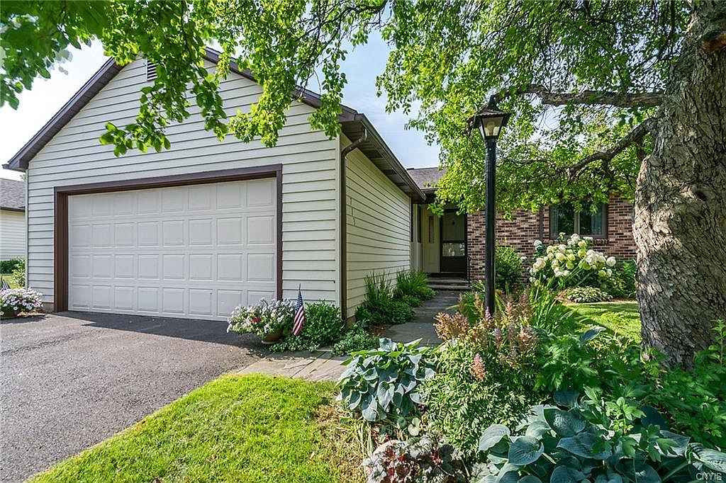 713 Kimry Moor, Fayetteville, NY 13066 Zillow
