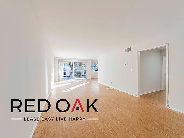 5204 Yarmouth Avenue — Photo 9
