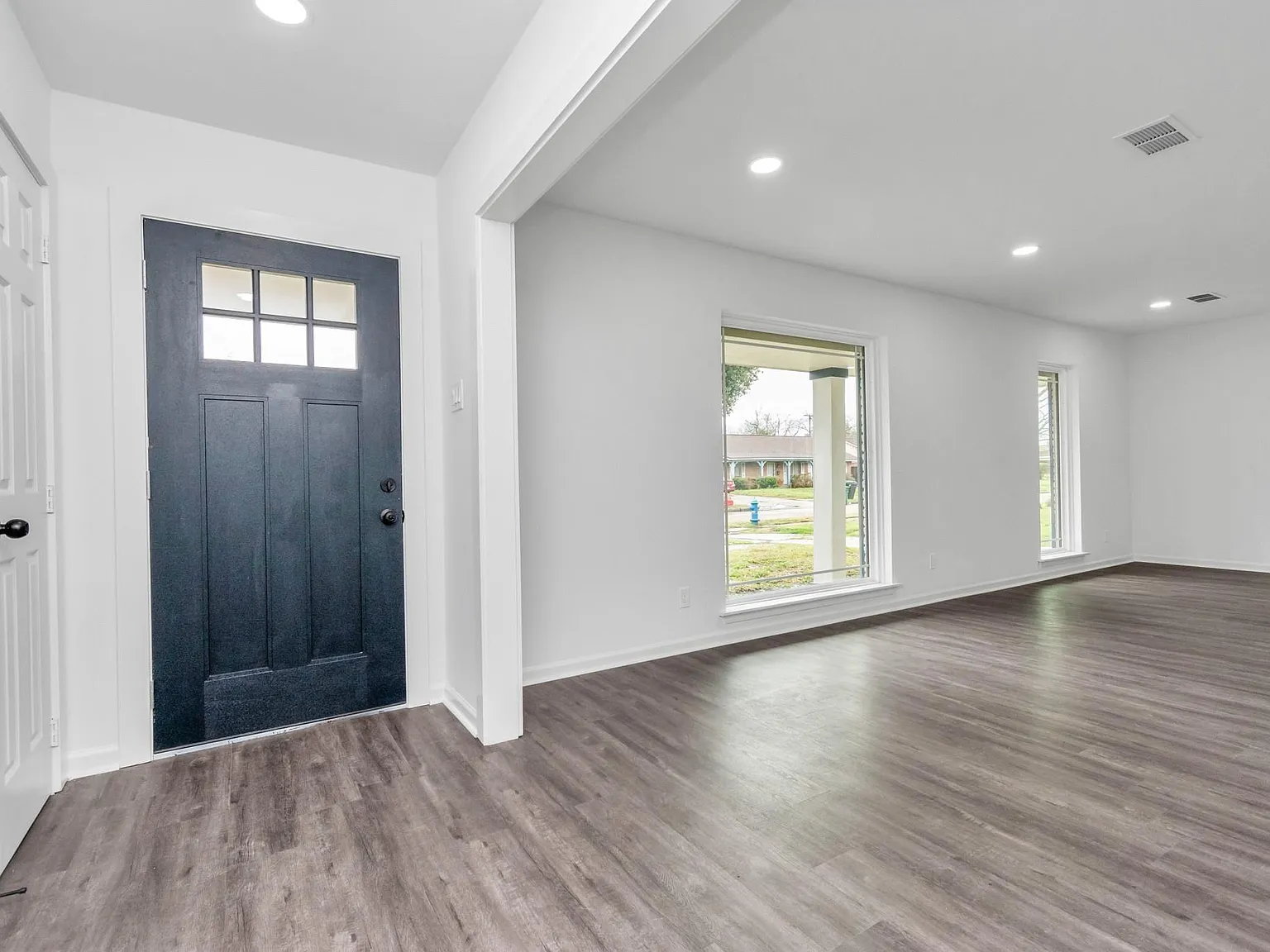 3 bed, 1.5 bath, 1371 sqft, $2,150 — Photo 4