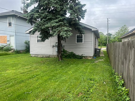 2nd image of 911 N Sherman Dr