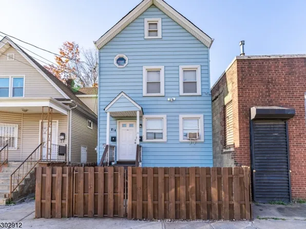 814 Livingston St, Elizabeth City, NJ 07201