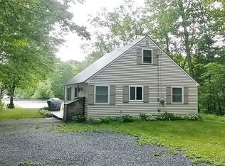 19 Williamson Rd, Manchester, ME 04351