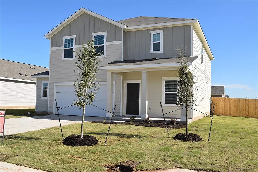 4 bed, 2.5 bath, 2338 sqft, $2,150 — Photo 3
